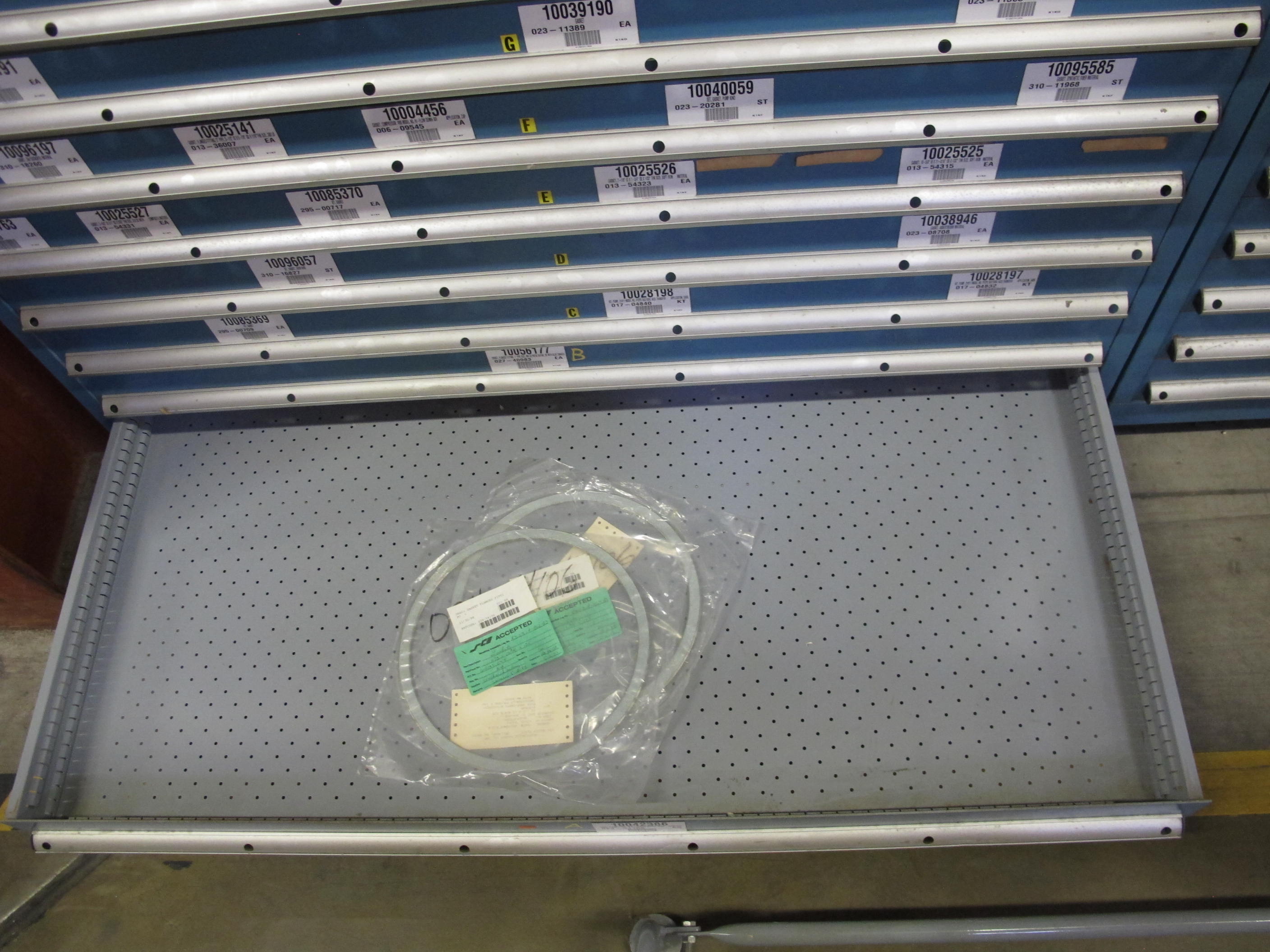 LISTA HEAVY DUTY 9-DRAWER PARTS CABINET W/ CONTENTS (W-50) LOADING & HANDLING FEE $25-